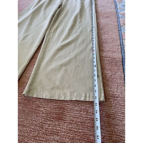 NWOT Beige Wide-Leg Women’s Button Detail Jumpsuit – Size M - Picture 5 of 10